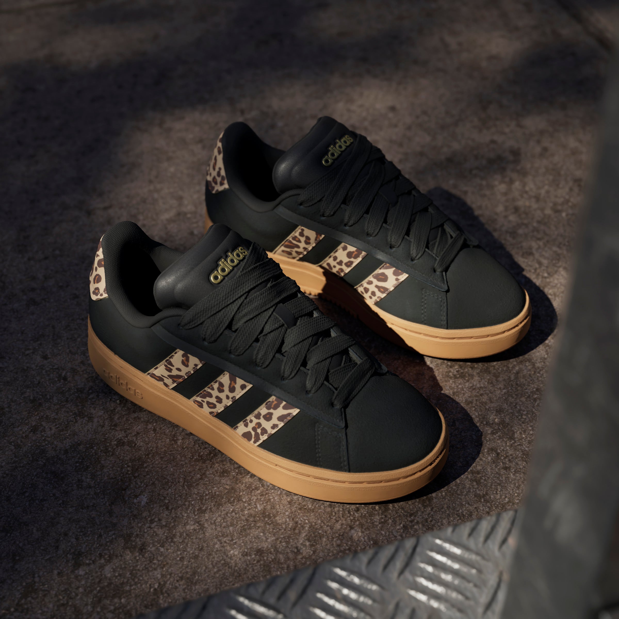 Women's Grand Court Alpha 00s