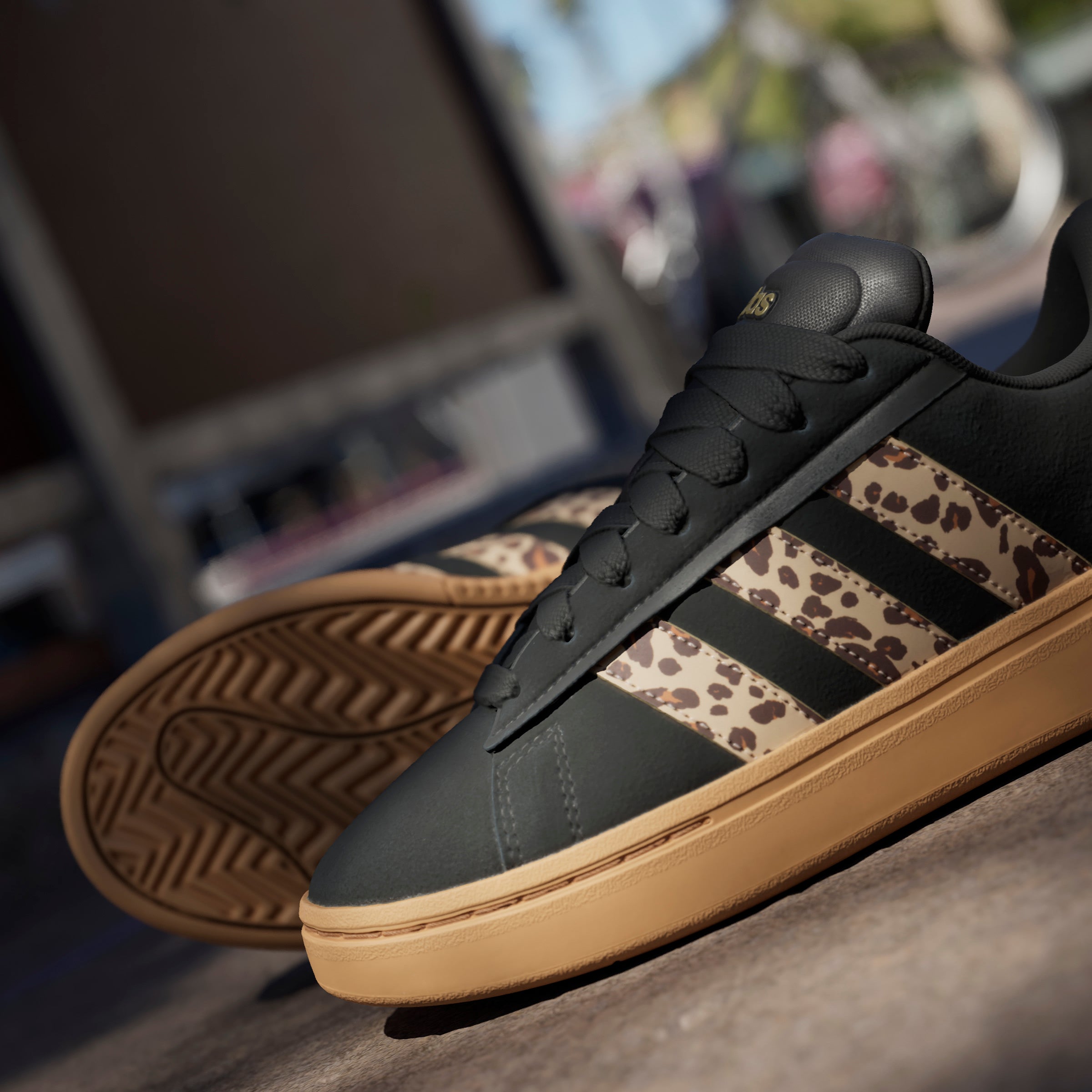 Women's Grand Court Alpha 00s