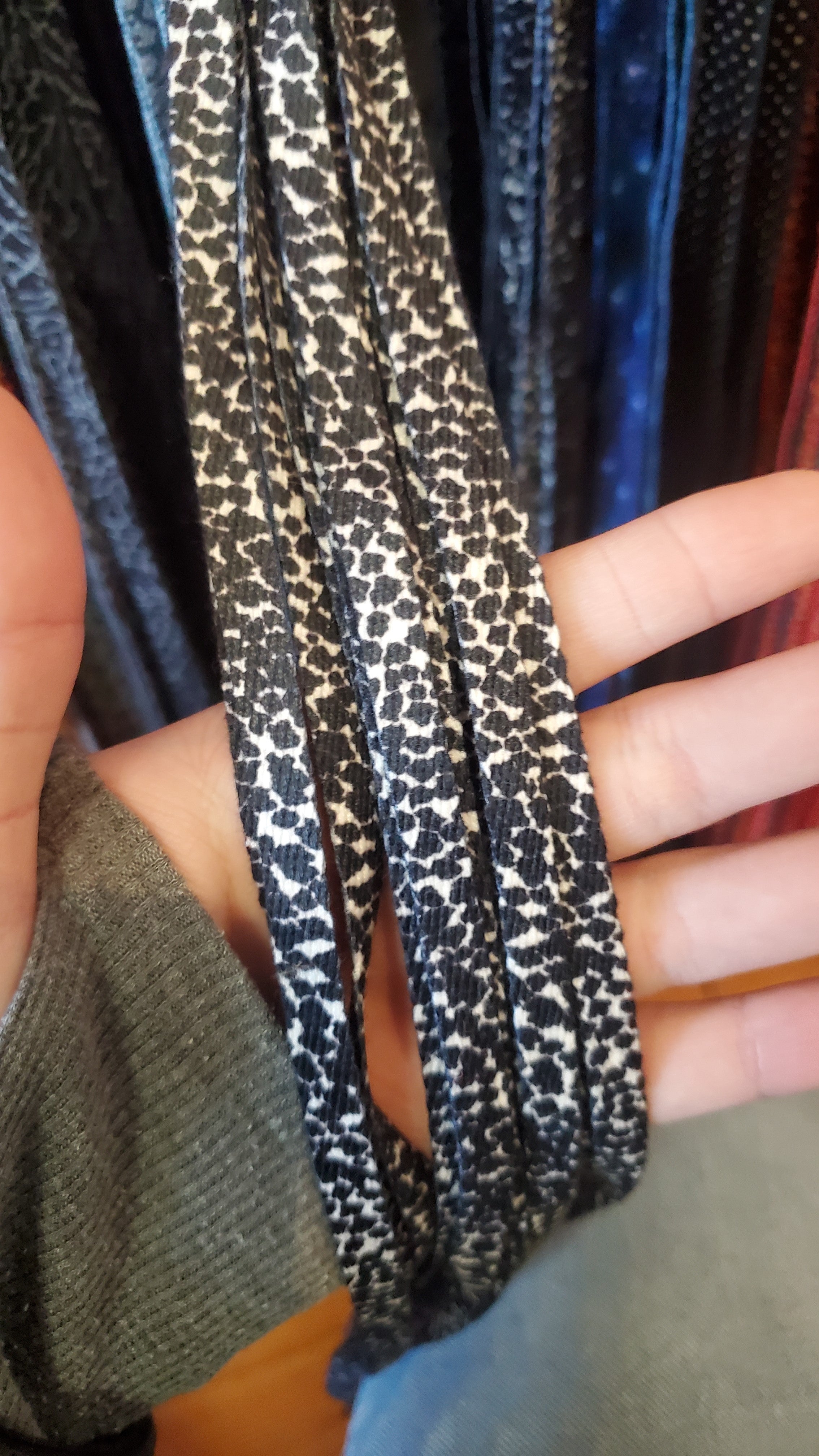 Flat Speckled White/Black